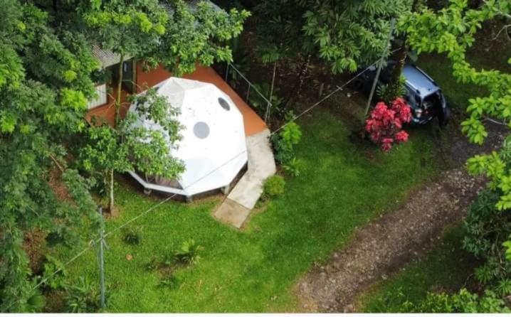 Glamping Naioth Lägenhet Guápiles Exteriör bild